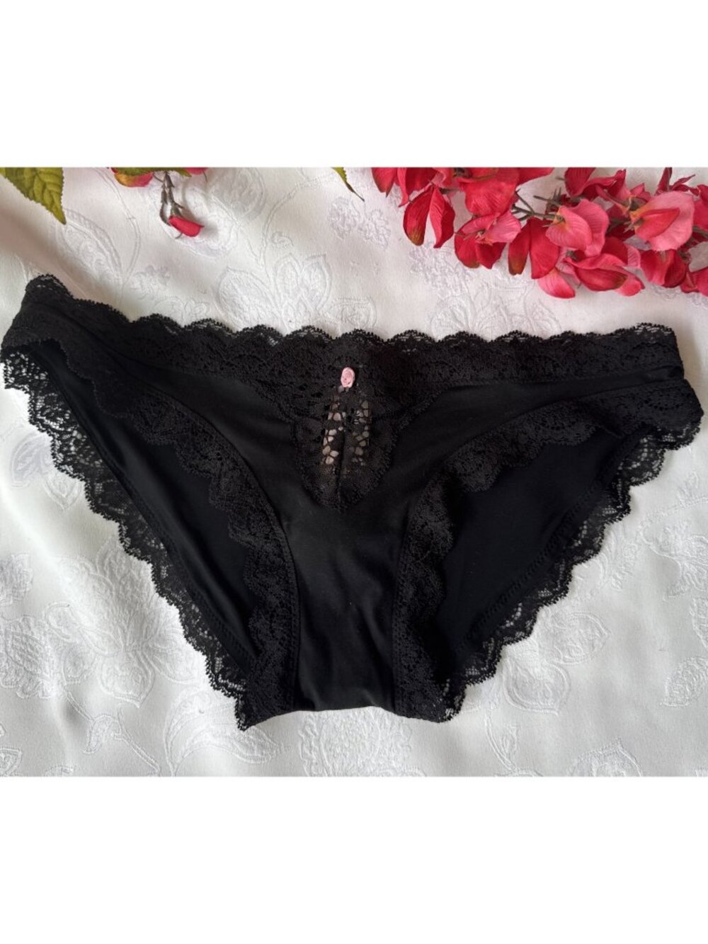 VICTORIA'S SECRET M BLACK SILKY & LACE BIKINI PANTIES SUMMER CLASSIC NWT